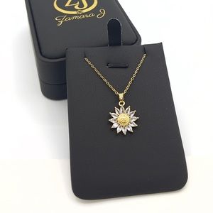 Sunflower necklace NWT